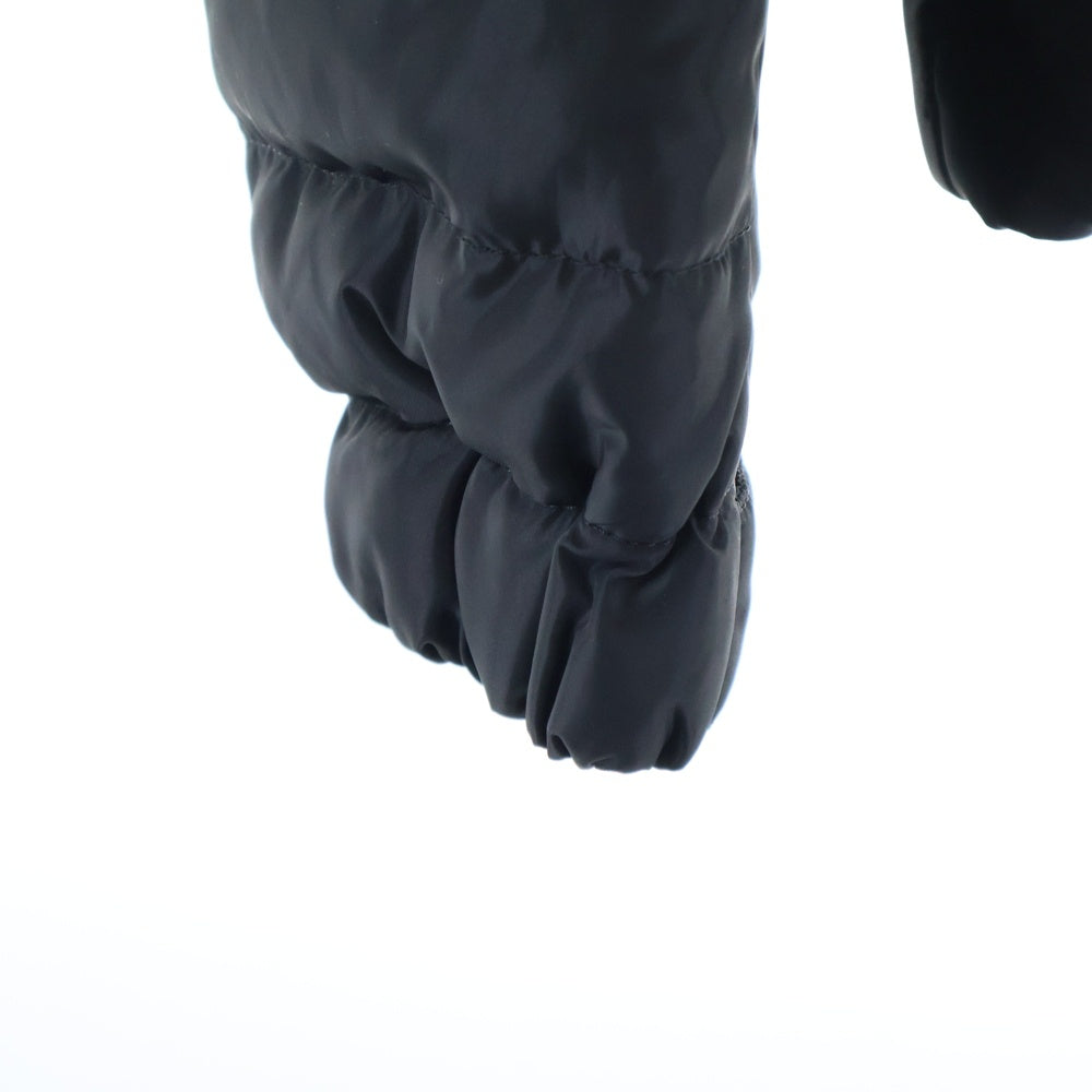 PRADA(プラダ) 25AW トライアングルロゴプレート ナイロン フーデッド ジップアップ ダウンジャケット ブラック レディース 29X544