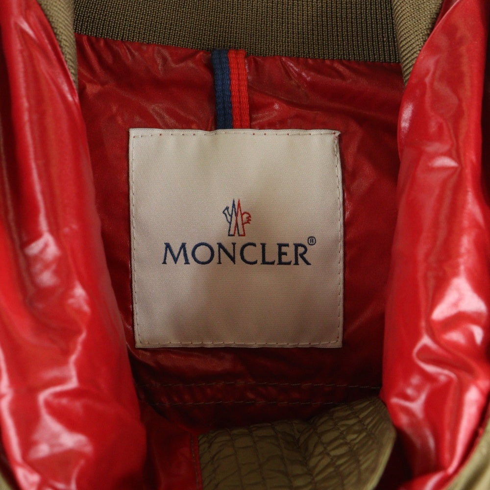MONCLER(モンクレール) ALEXANDRE アレクサンドル ワッペンロゴ フーデッド ジップアップ ナイロン ロング ジャケット コート カーキ 1010924110850 54155