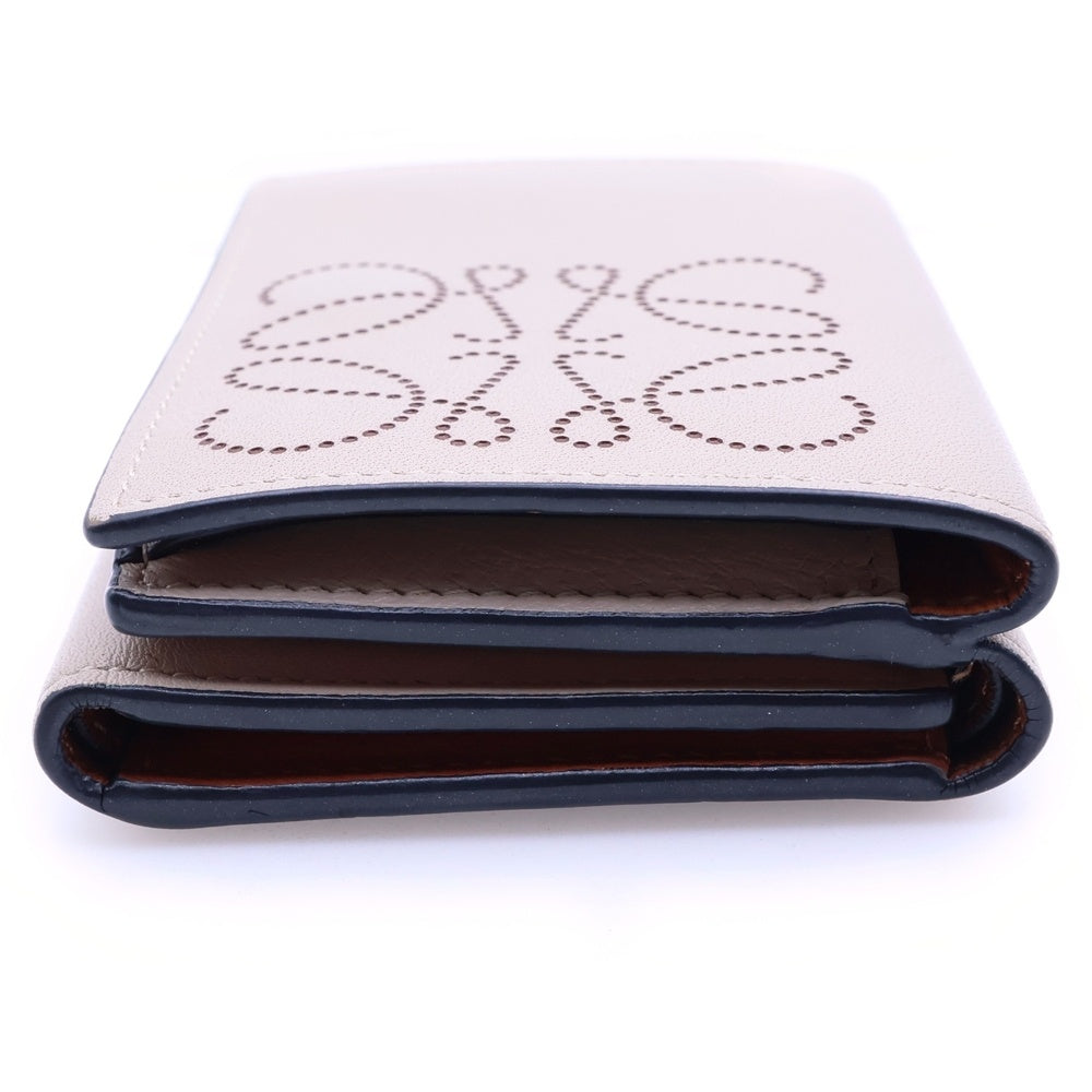 LOEWE(ロエベ) アナグラム トライフォールド 三つ折り財布 コンパクトウォレット コインケース ベージュ レザー シルバー金具 レディース