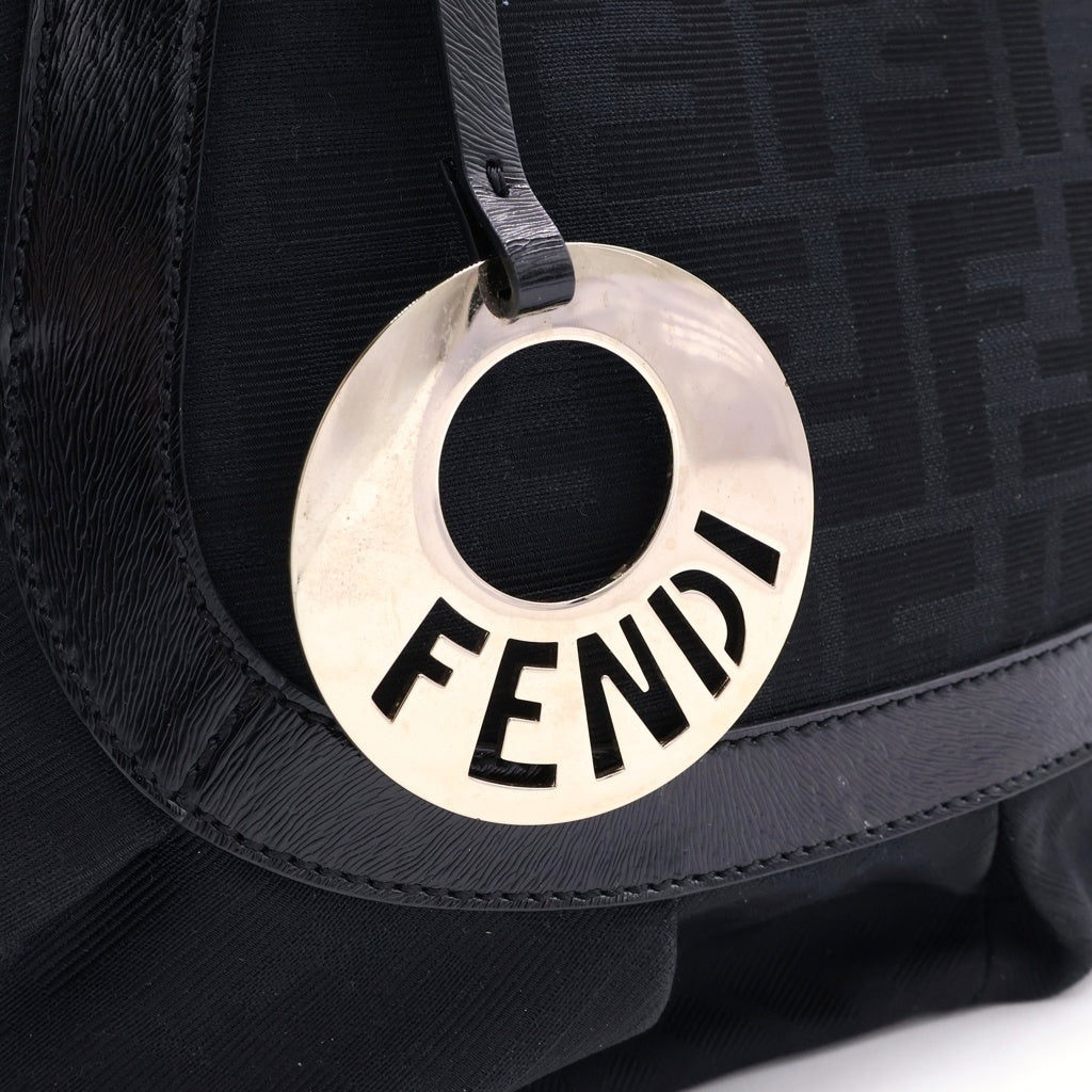 FENDI(フェンディ) ズッカ柄 チャーム付 トートバッグ ハンドバッグ ブラック レザー 8BR628 ゴールド金具 レディース