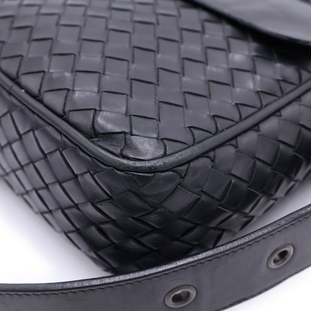 BOTTEGA VENETA(ボッテガヴェネタ) イントレチャート レザー ショルダーバッグ ブラック レディース