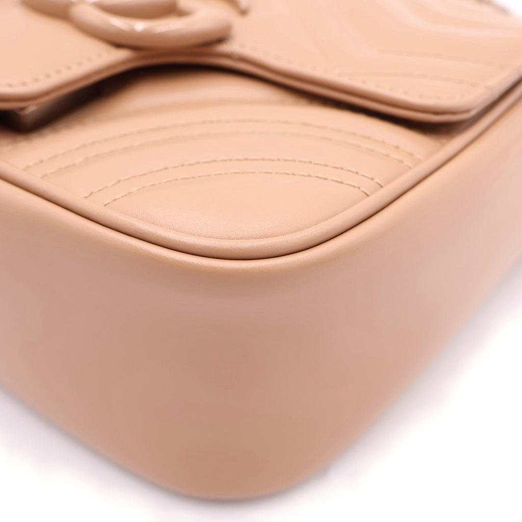 GUCCI(グッチ) GGマーモント キルティング レザー ショルダーバッグ ベージュ 739681 レディース