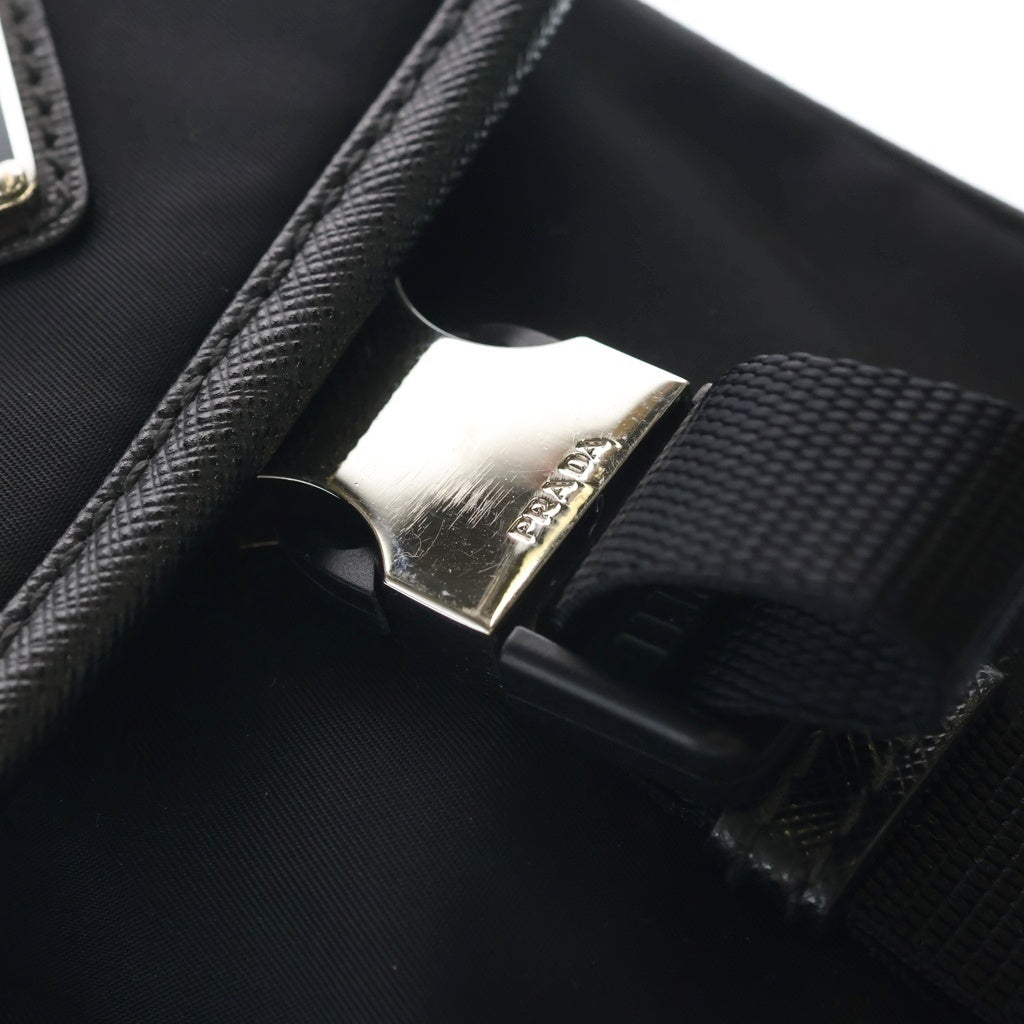 PRADA(プラダ) トライアングルロゴ Re-Nylon ナイロン ショルダーバック サフィアーノ ブラック 2VD043