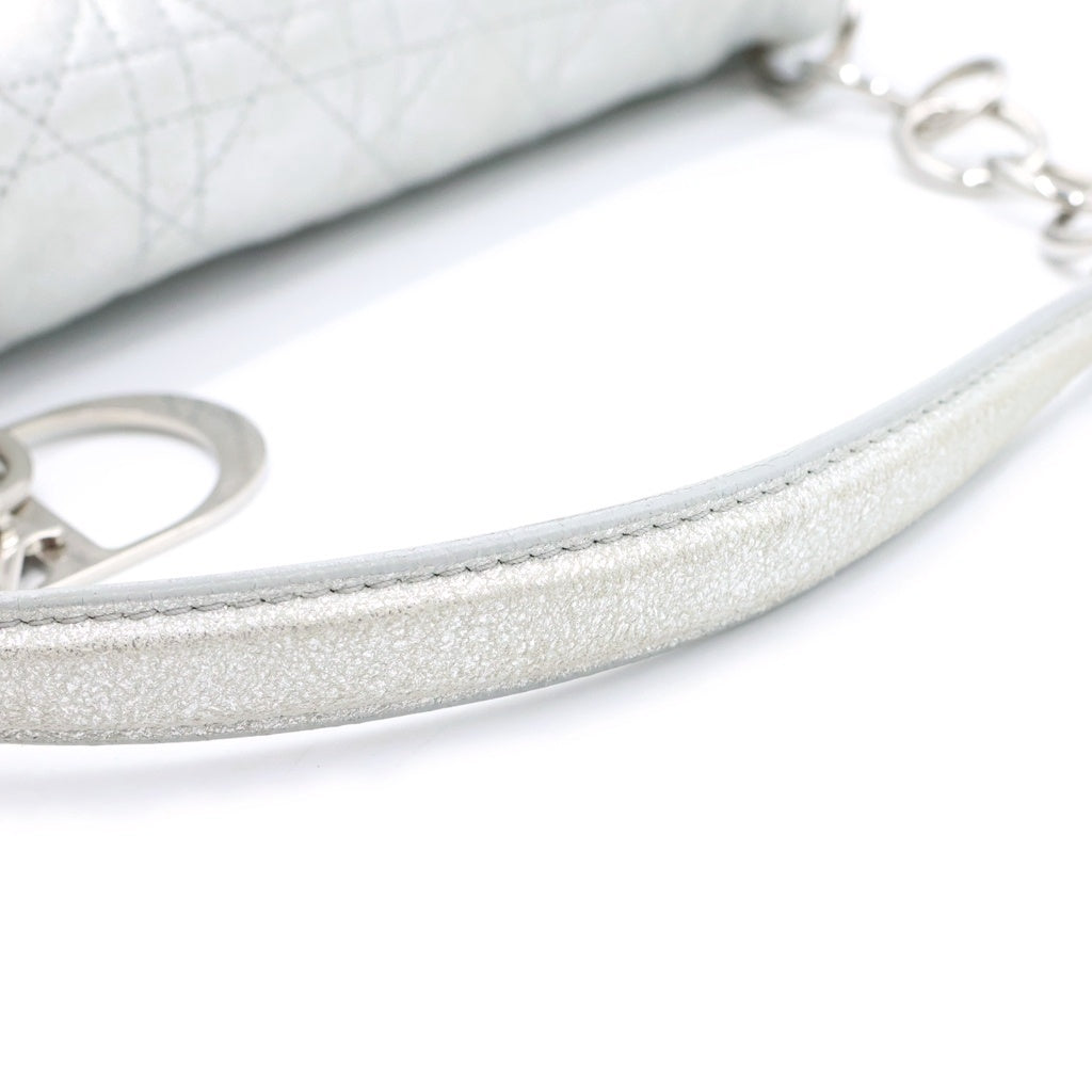 Christian Dior(クリスチャンディオール) カナージュ チェーンショルダーバッグ シルバー金具 シルバー レディース