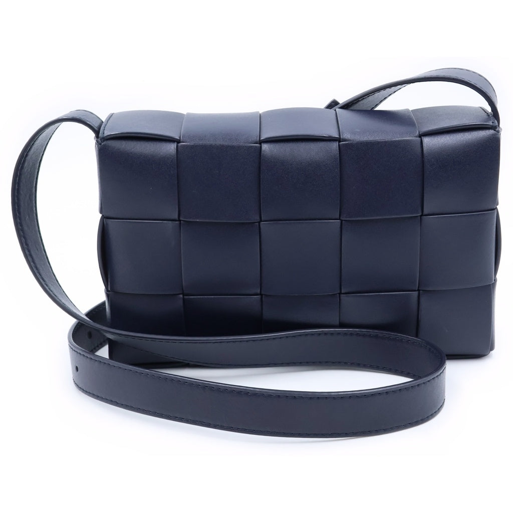 BOTTEGA VENETA(ボッテガヴェネタ) カセット マキシイントレチャート レザー ショルダーバッグ ネイビー 739351 レディース