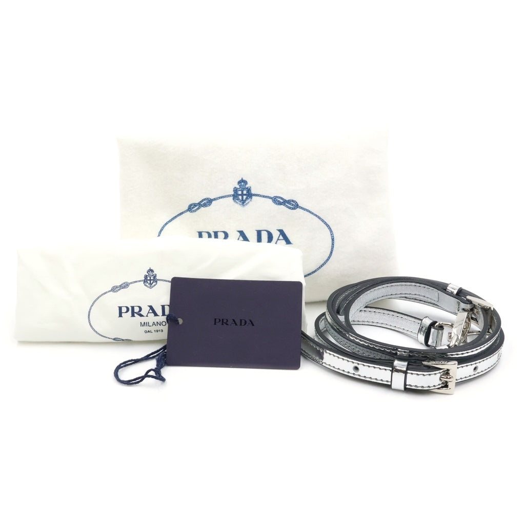 PRADA(プラダ) トライアングルロゴ 2WAYハンドバッグ ショルダーバッグ シルバー パテントレザー 1BA331 シルバー金具 レディース