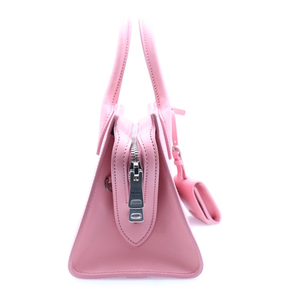 PRADA(プラダ) トライアングルロゴ モノクローム 2WAY サフィアーノレザーハンドバッグ ショルダーバッグ ピンク レディース 1BA269