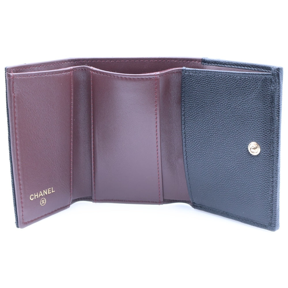 CHANEL(シャネル) マトラッセ クラシック スモール キャビアスキン レザー ココマーク コンパクトウォレット 三つ折り財布 ゴールド金具 ブラック AP0230