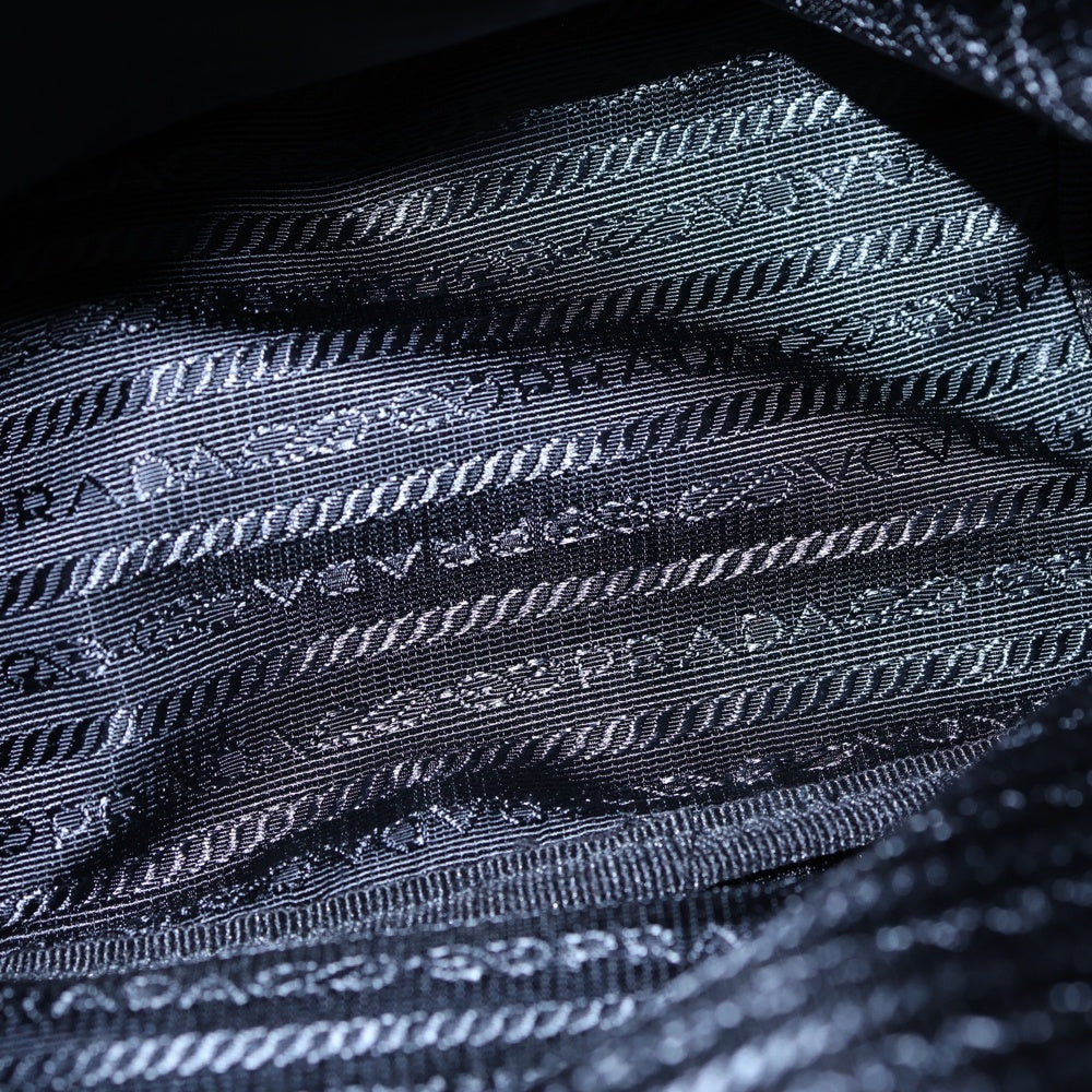 PRADA(プラダ) リナイロン 巾着バッグ ポーチ ケース 小物入れ ブラック ナイロン 1NS369 シルバー金具 レディース