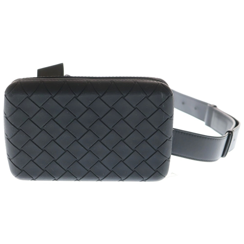 BOTTEGA VENETA(ボッテガヴェネタ) イントレチャート ショルダーバッグ ブラック ラバー×レザー 778706