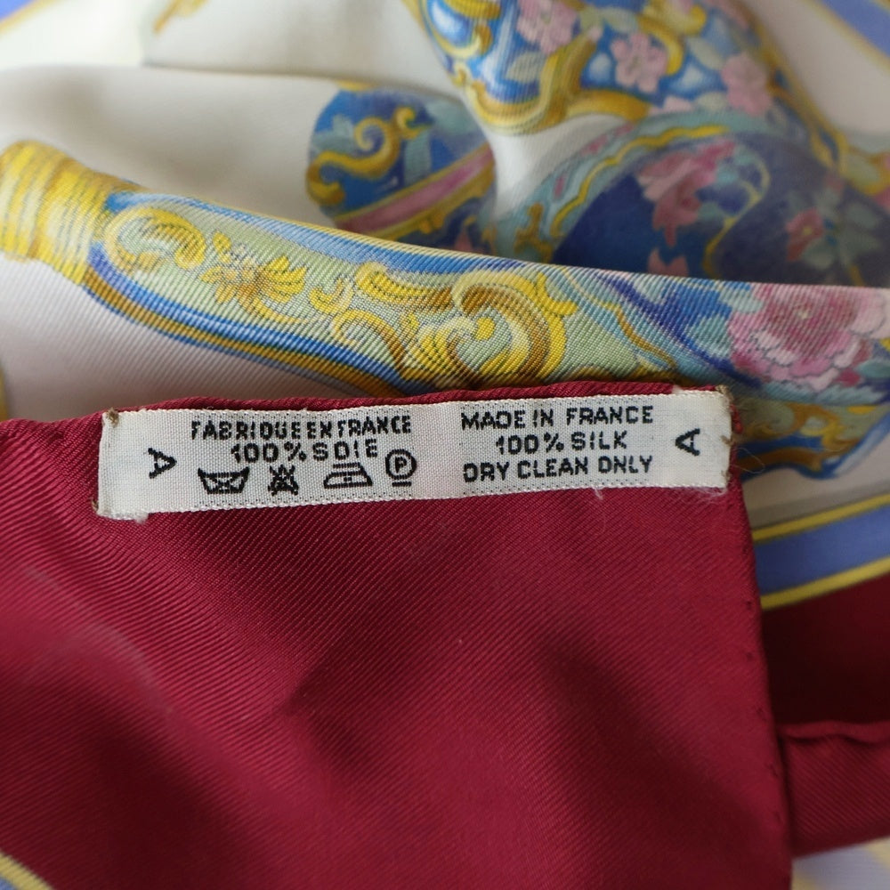 HERMES(エルメス) カレ90 Qu importe le flacon シルクスカーフ ワインレッド×アイボリー レディース