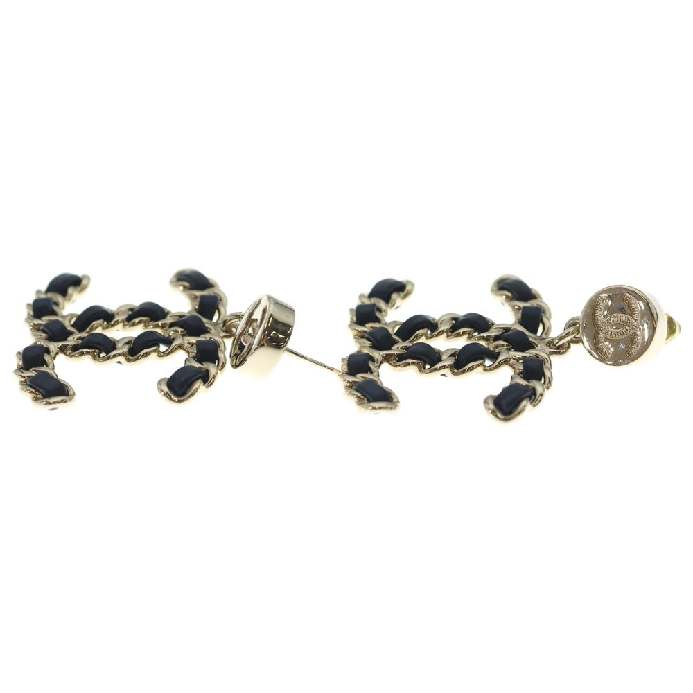 CHANEL(シャネル) ピアス チェーンココマーク ブラック×ゴールド プレート B25C レディース