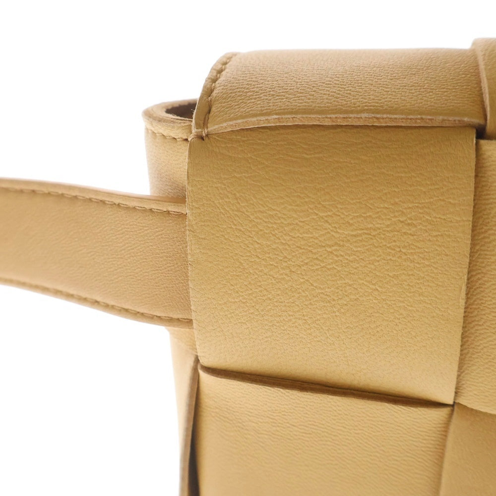 BOTTEGA VENETA(ボッテガヴェネタ) カセット ショルダーバッグ ミニバッグ ベージュ レザー レディース