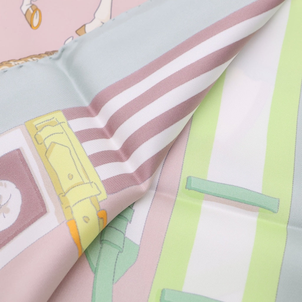 HERMES(エルメス) カレ90 Ronds de Marche 総柄プリント シルク スカーフ ベージュ/カーキ レディース