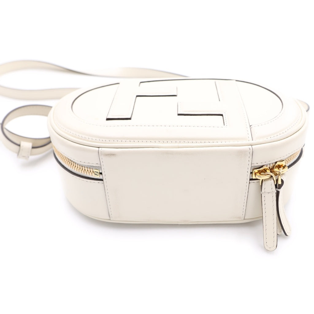 FENDI(フェンディ) オーロック ミニカメラバッグ ショルダーバッグ ホワイト レザー 8BS058 ゴールド金具 レディース
