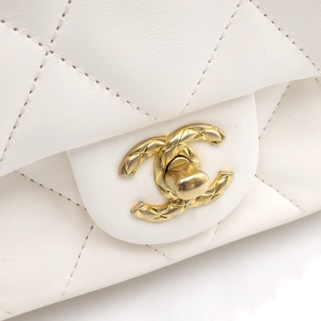 CHANEL(シャネル) マトラッセ18 チェーンアラウンド ミニフラップ ラムスキン レザー チェーンショルダー バッグ ゴールド金具 ホワイト レディース