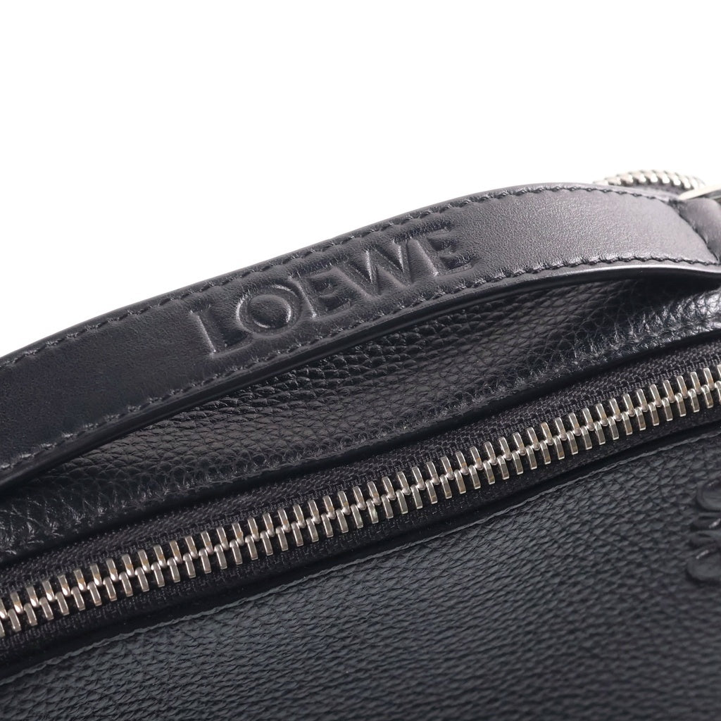 LOEWE(ロエベ) アナグラム カメラバッグ クロスボディバッグ ショルダーバッグ ブラック レザー シルバー金具 レディース