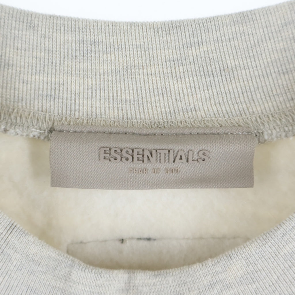 FEAR OF GOD ESSENTIALS(フィアオブゴッド エッセンシャルズ) フェルトロゴ ロングスリーブ 長袖ポロシャツ グレー