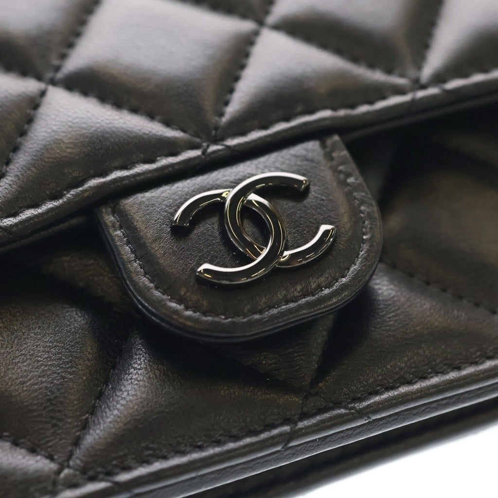 CHANEL(シャネル) マトラッセフラップフォンケース チェーンショルダーバックブラック AP3226 レディース