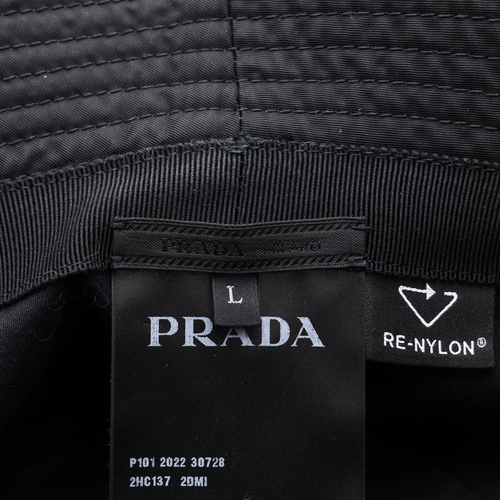 PRADA(プラダ) Re Nylon CAP リナイロン トライアングルロゴプレート バケットハット 帽子 ブラック 2HC137