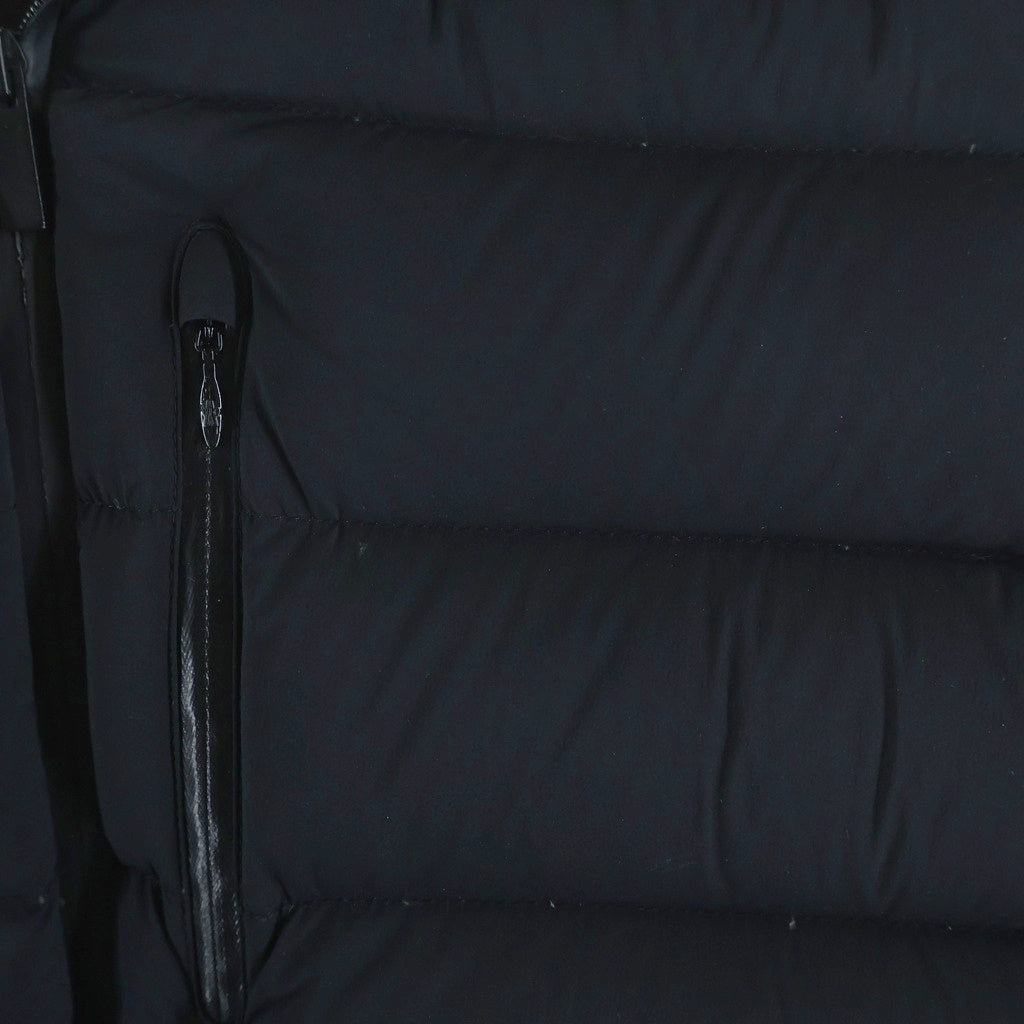 MONCLER(モンクレール) HERBE ナイロンダウンジャケット G20931A00023 53132 ブラック