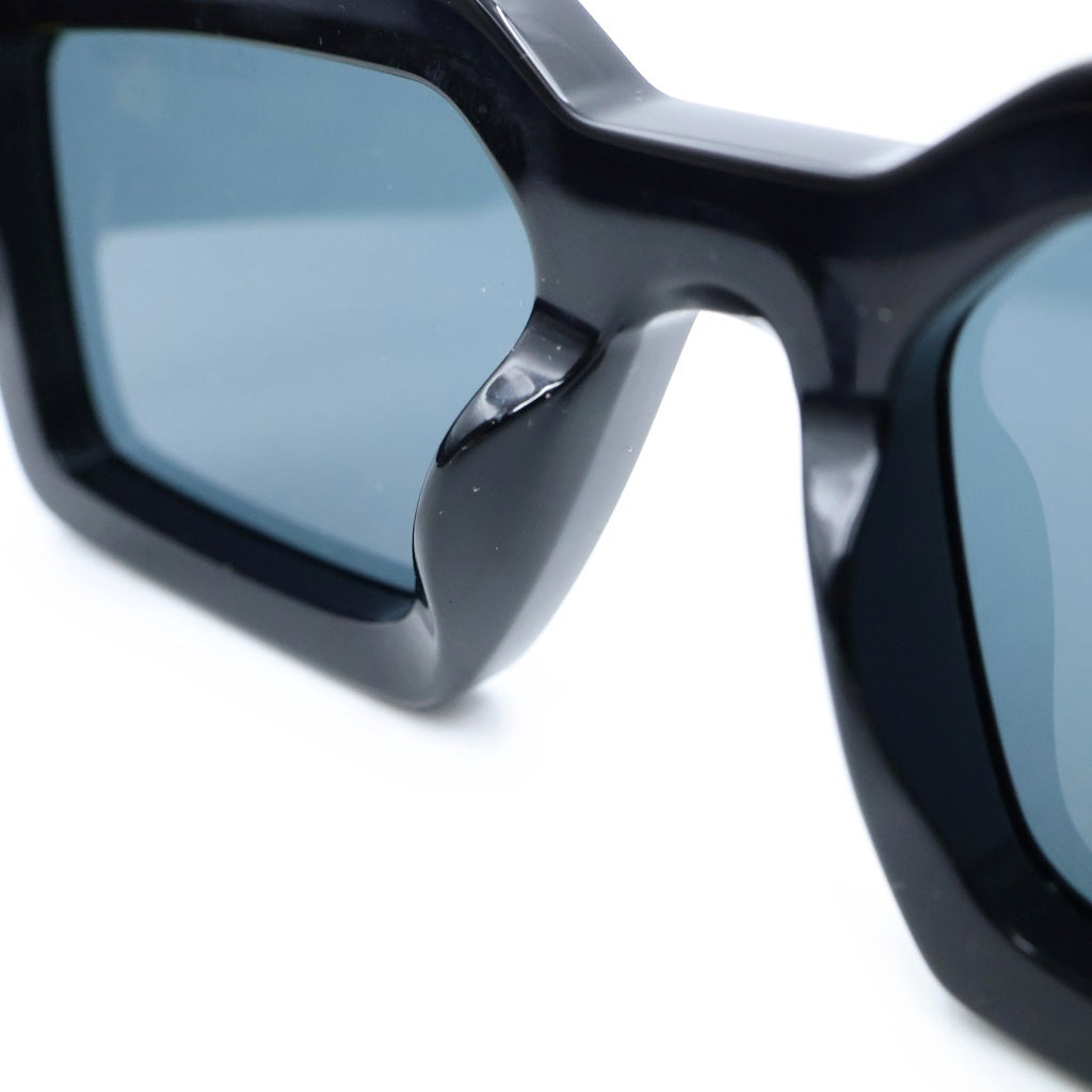 LOUIS VUITTON(ルイヴィトン) LV CLASH SQUARE SUNGLASSES メタルロゴ クラッシュ スクエア サングラス アイウエア 眼鏡 ブラック Z1579E