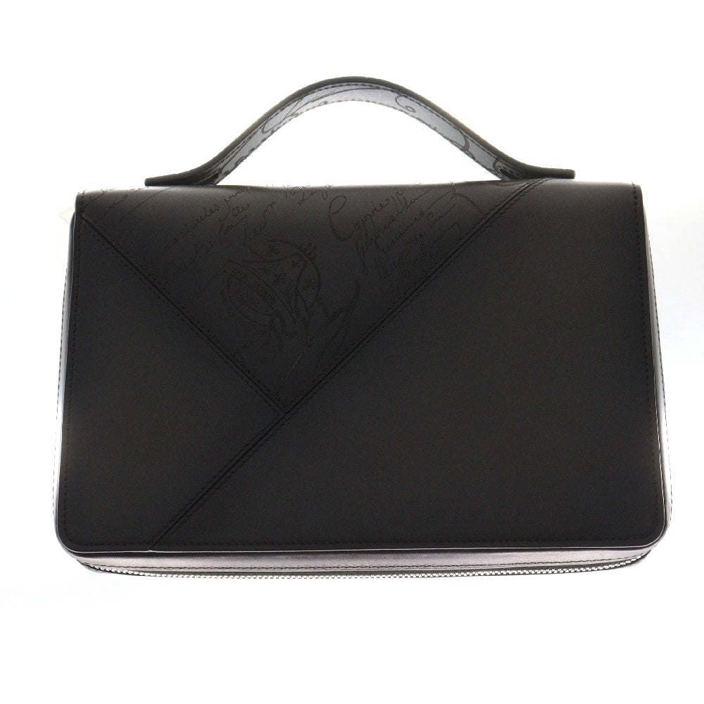 Berluti(ベルルッティ) イタウバワイド スクリット カリグラフィ レザーセカンドバッグ クラッチバッグ ブラック