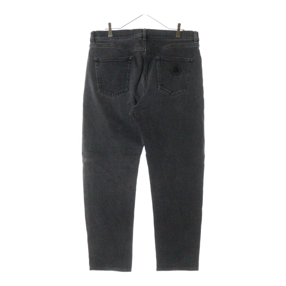 MONCLER(モンクレール) 22AW スタッズワッペンロゴ 5ポケット ストレートデニムパンツ ジーンズ ブラック/グレー H20912A00017 596CP