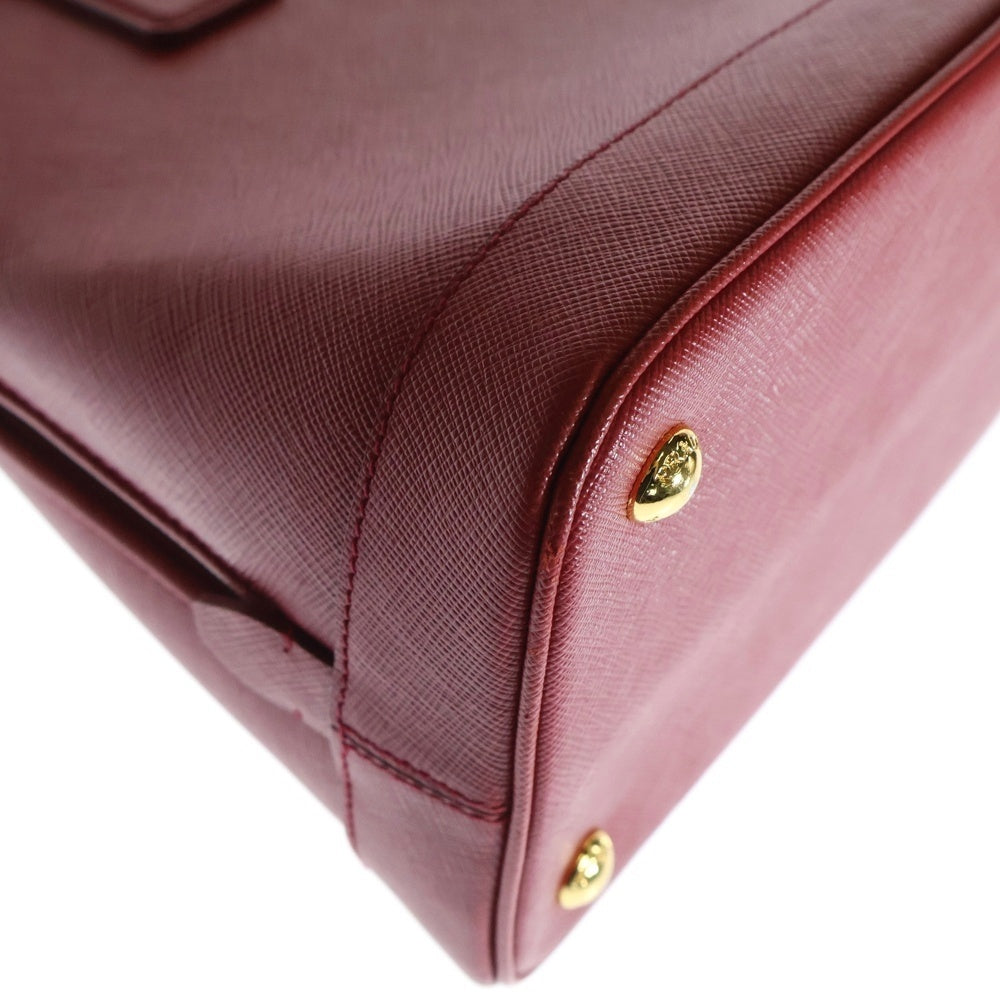 PRADA(プラダ) サフィアーノレザー トライアングルロゴプレート 2WAY ハンド ショルダーバッグ ゴールド金具 レッド 1BA567