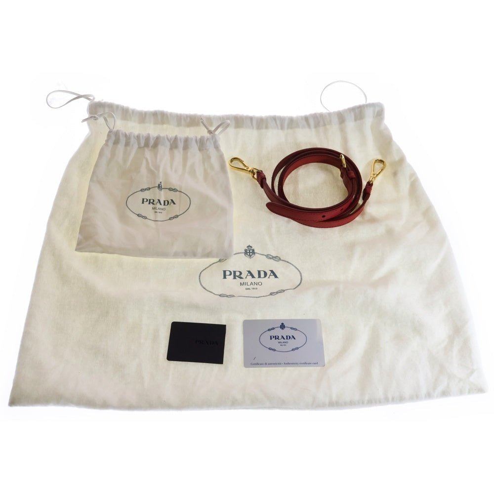 PRADA(プラダ) サフィアーノレザー トライアングルロゴプレート 2WAY ハンド ショルダーバッグ ゴールド金具 レッド 1BA567