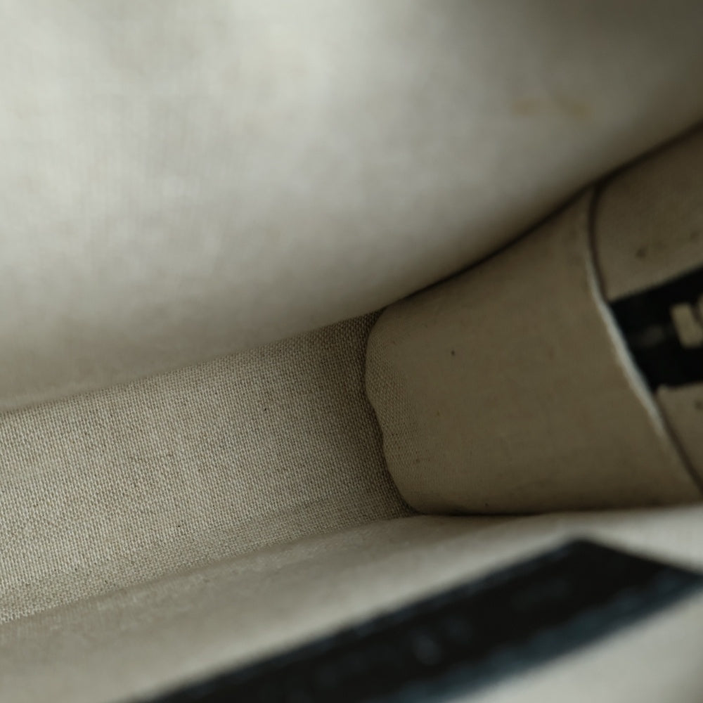 Berluti(ベルルッティ) プルミエジュール ガリバー カリグラフィ メッセンジャーバッグ ショルダーバッグ ミニバッグ グレー スクリットレザー シルバー金具