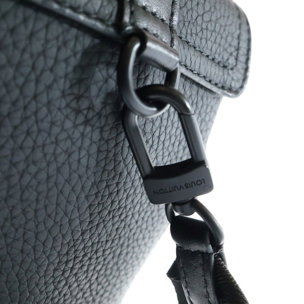 LOUIS VUITTON(ルイヴィトン) クリストファーXS モノグラムトリヨン レザー ショルダーバッグ ポーチ ブラック金具 ブラック M58495
