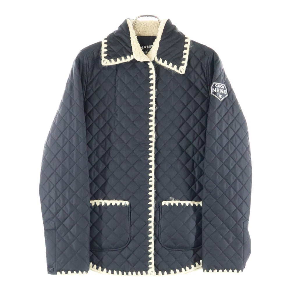 CHANEL(シャネル) COCO NEIGE ココネージュ ココマーク ワッペンロゴ キャメルステッチ ボア キルティング 中綿ジャケット ブラック レディース P59448V45266