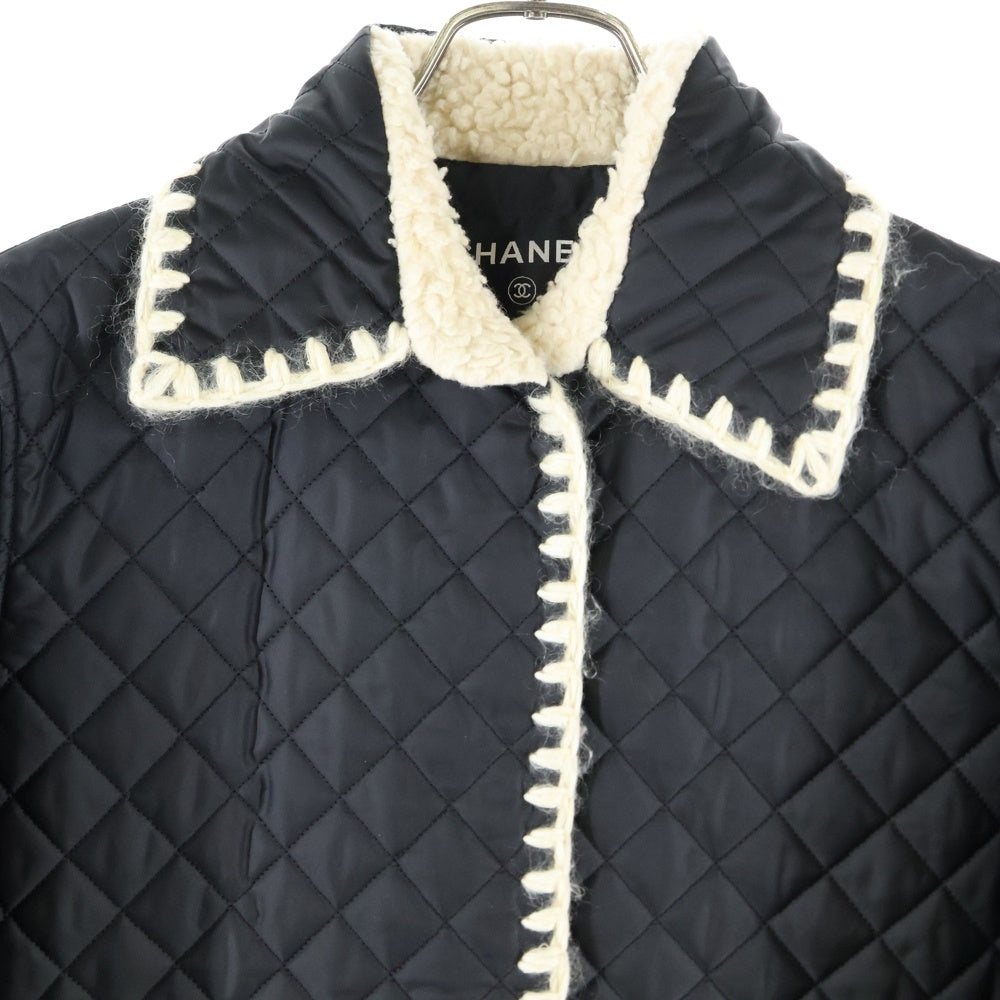 CHANEL(シャネル) COCO NEIGE ココネージュ ココマーク ワッペンロゴ キャメルステッチ ボア キルティング 中綿ジャケット ブラック レディース P59448V45266