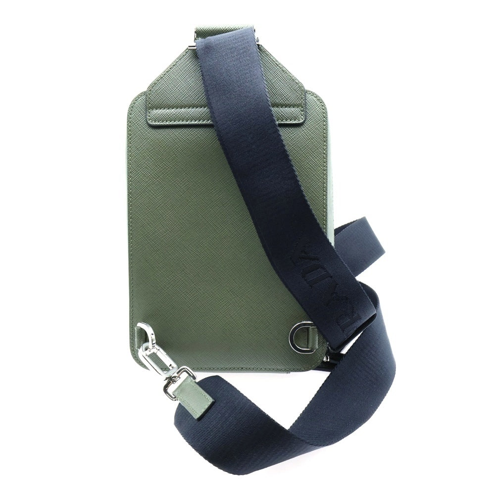 PRADA(プラダ) ブリック トライアングルロゴプレート サフィアーノレザー ショルダー ボディバッグ シルバー金具 カーキ 2VZ106