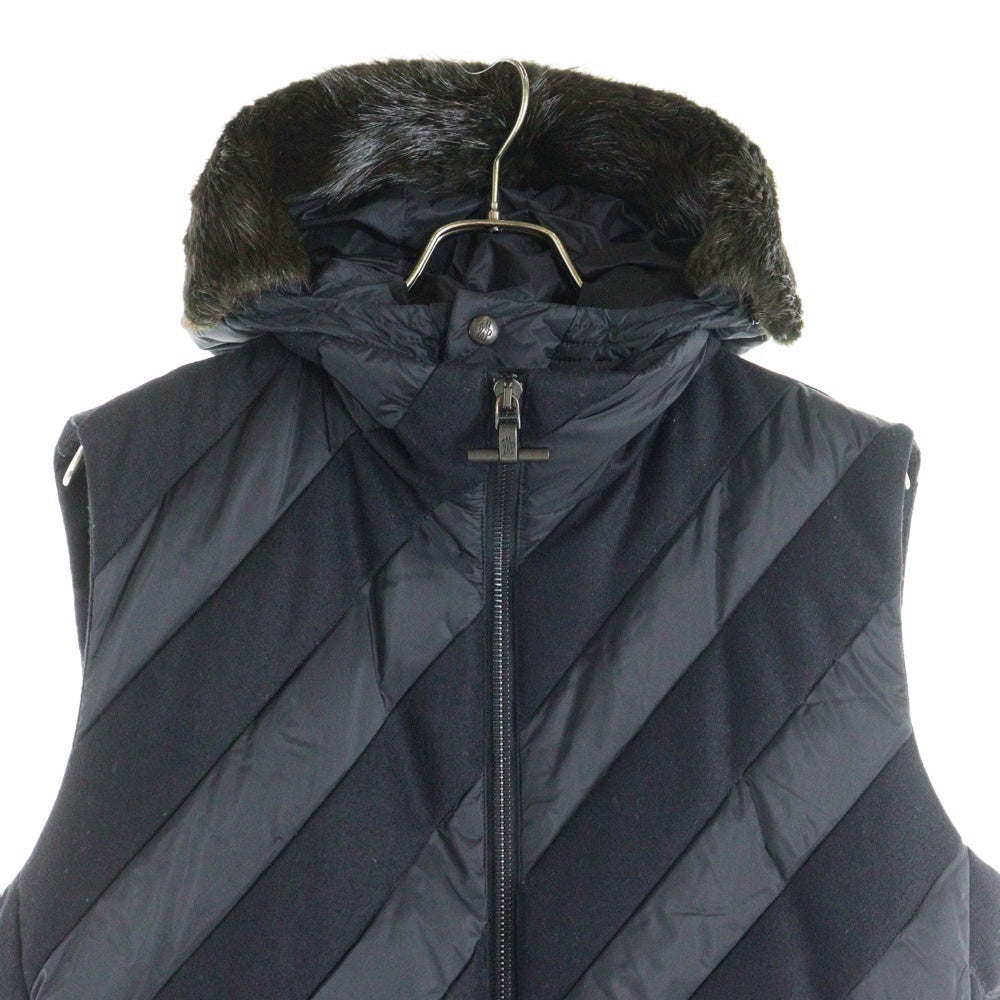 MONCLER(モンクレール) ワッペンロゴ ウール切り替え ファー