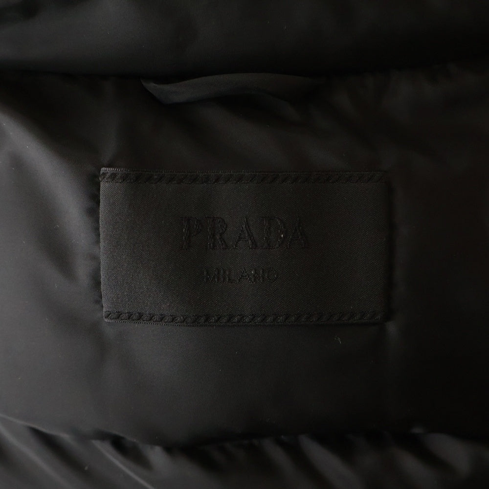 PRADA(プラダ) 22AW トライアングルロゴプレート ナイロン フーデッド ジップアップ ダウン ジャケット ブラック SGH589 レディース
