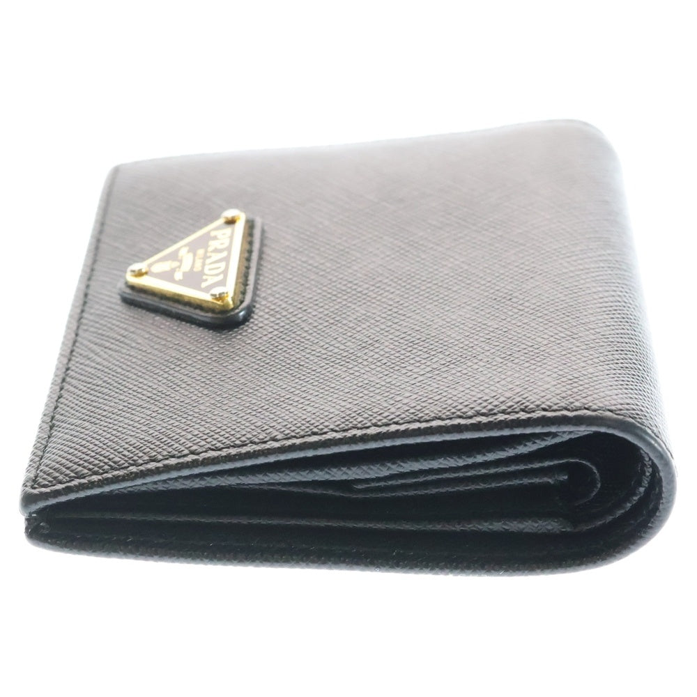 PRADA(プラダ) サフィアーノ 三つ折り財布 コンパクトウォレット コインケース ブラック レザー 1MV204 ゴールド金具 レディース