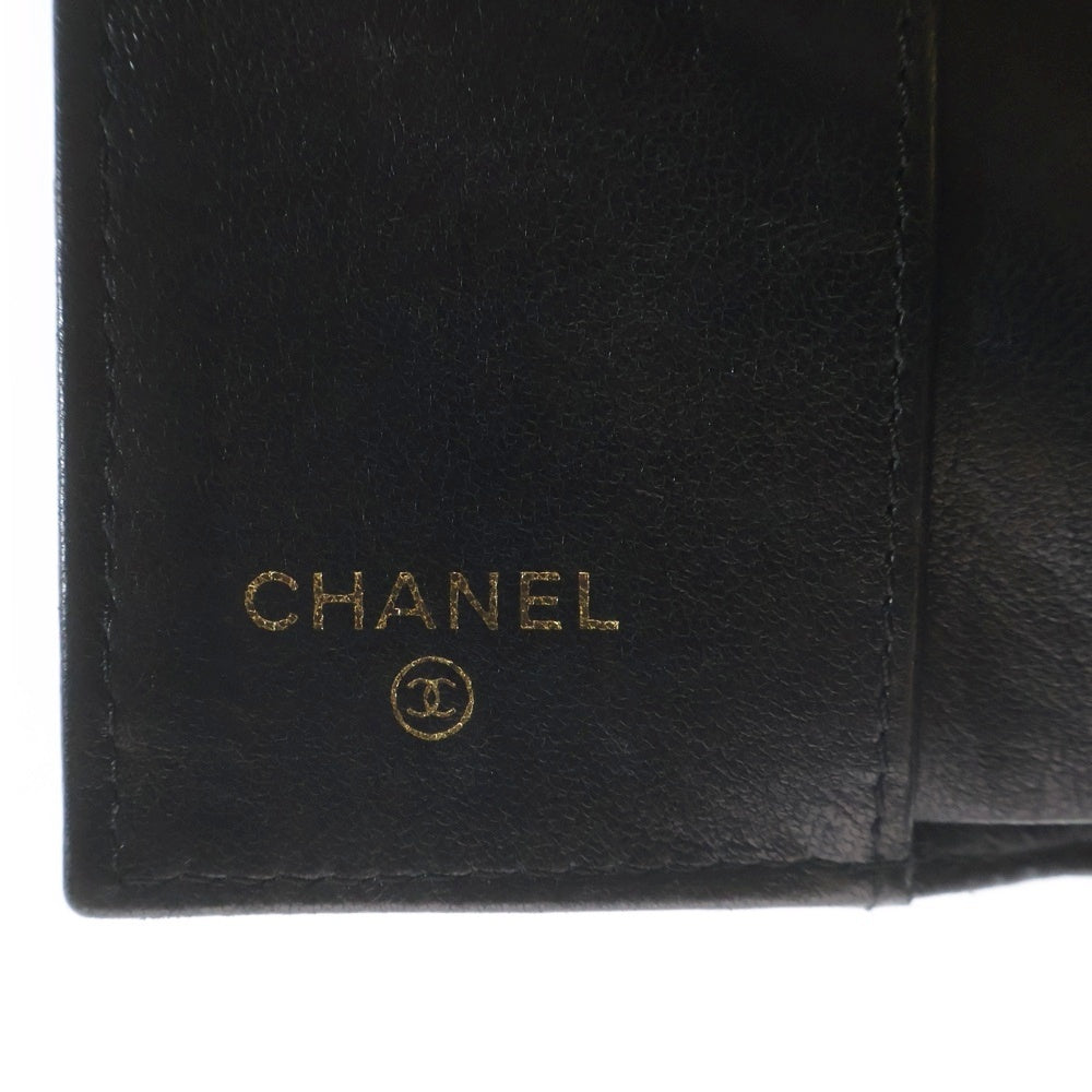 CHANEL(シャネル) マトラッセ ボーイシャネル コンパクトウォレット 三つ折り財布 コインケース ブラック ラムスキン ゴールド金具 レディース