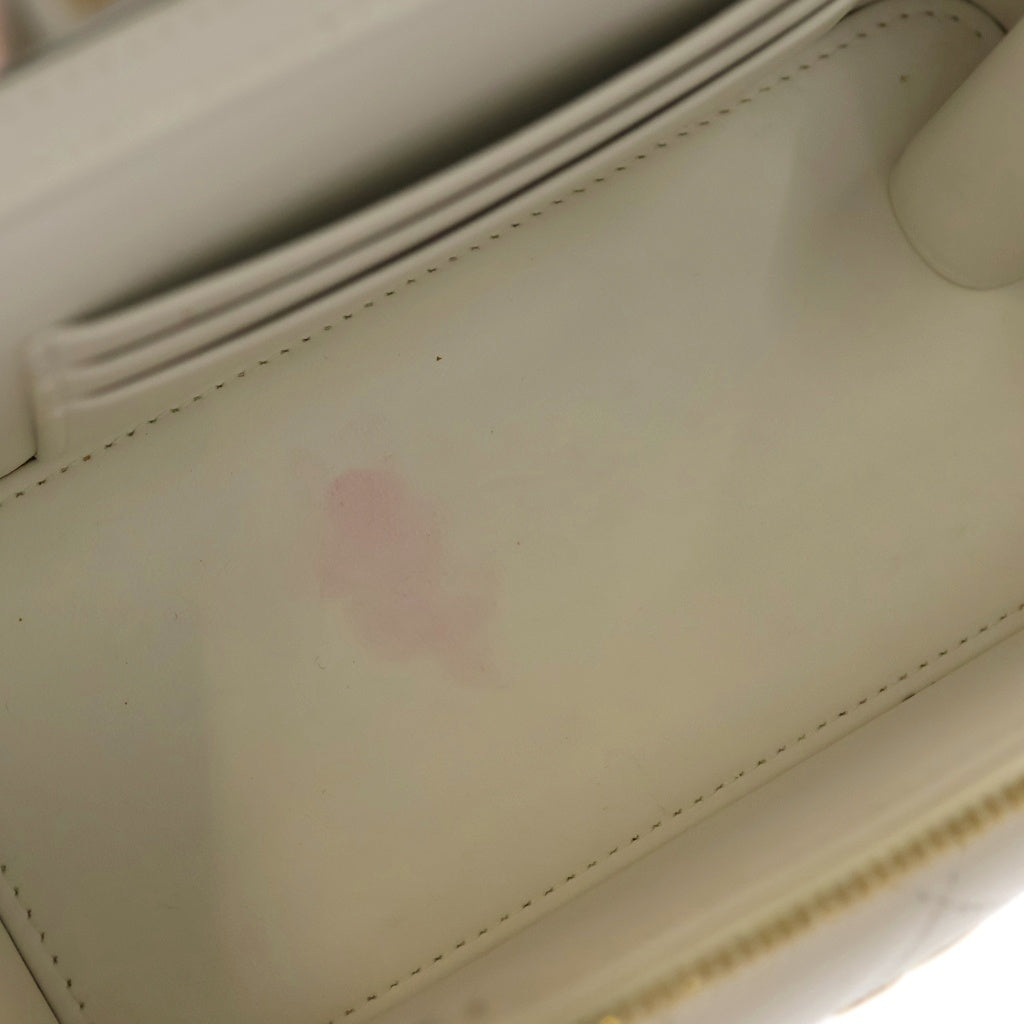 CHANEL(シャネル) マトラッセ チェーンクラッチバニティ ショルダーバッグ ミニバッグ ホワイト キャビアスキン AP3017 ゴールド金具 レディース
