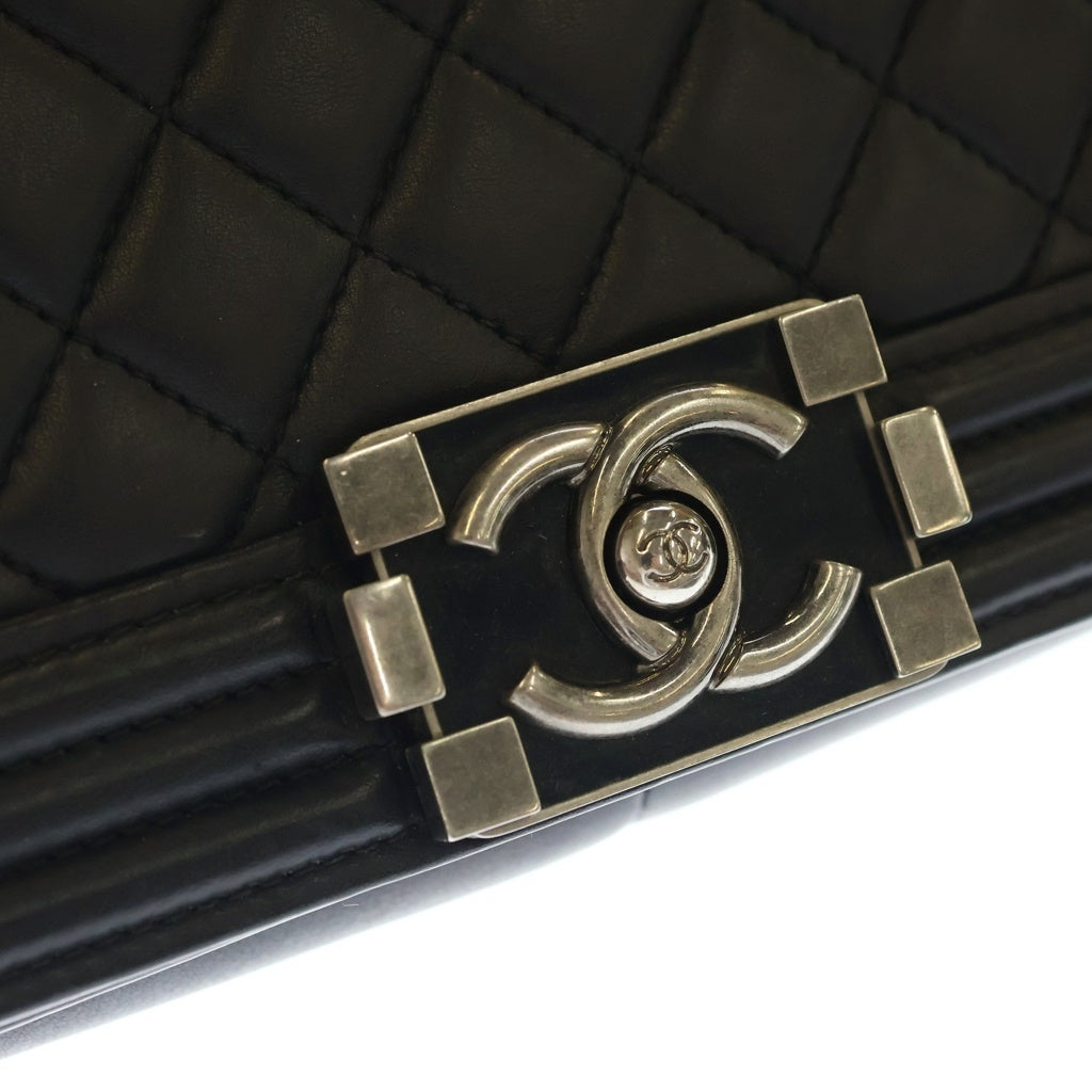 CHANEL(シャネル) ボーイシャネル チェーンショルダーバッグ ブラック ラムスキン シルバー金具 レディース