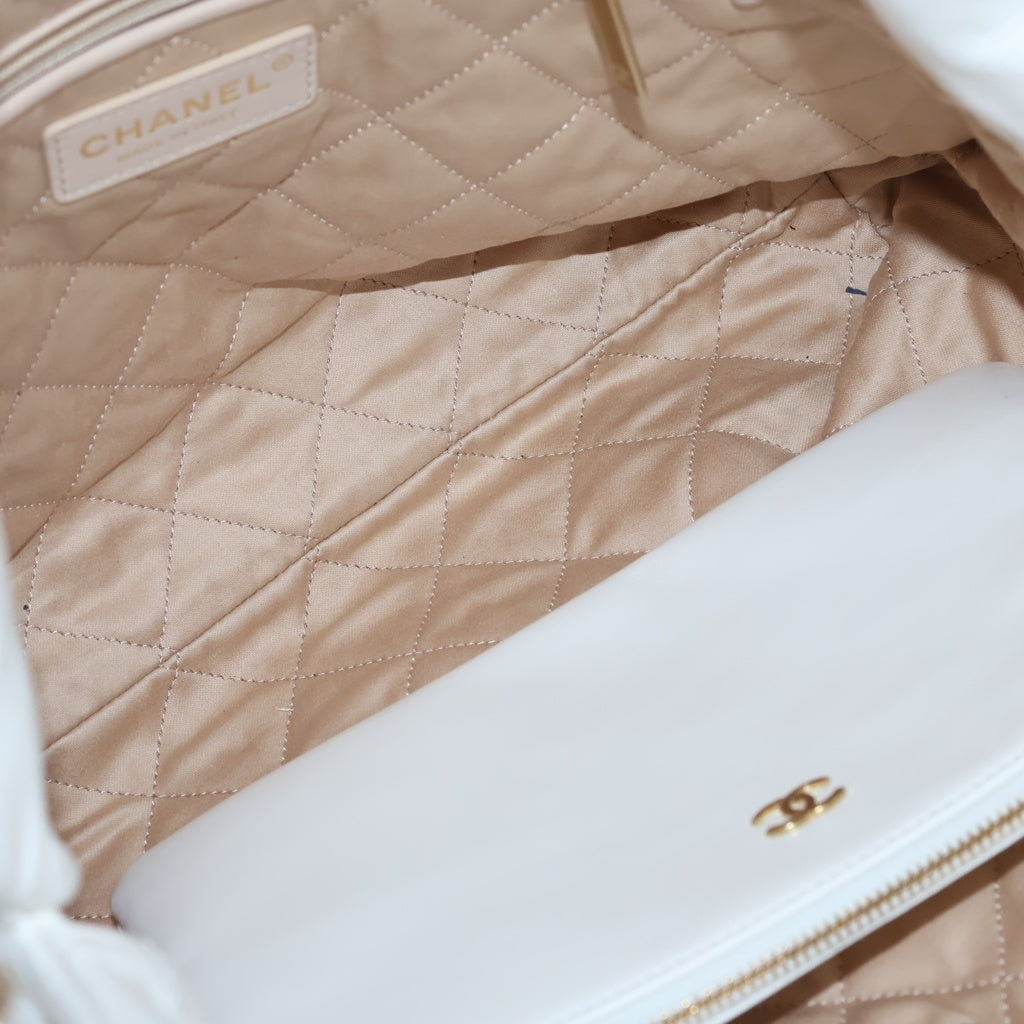 CHANEL(シャネル) シャネル22 スモール チェーンショルダーバッグ ホワイト カーフスキン AS3261 ゴールド金具 レディース