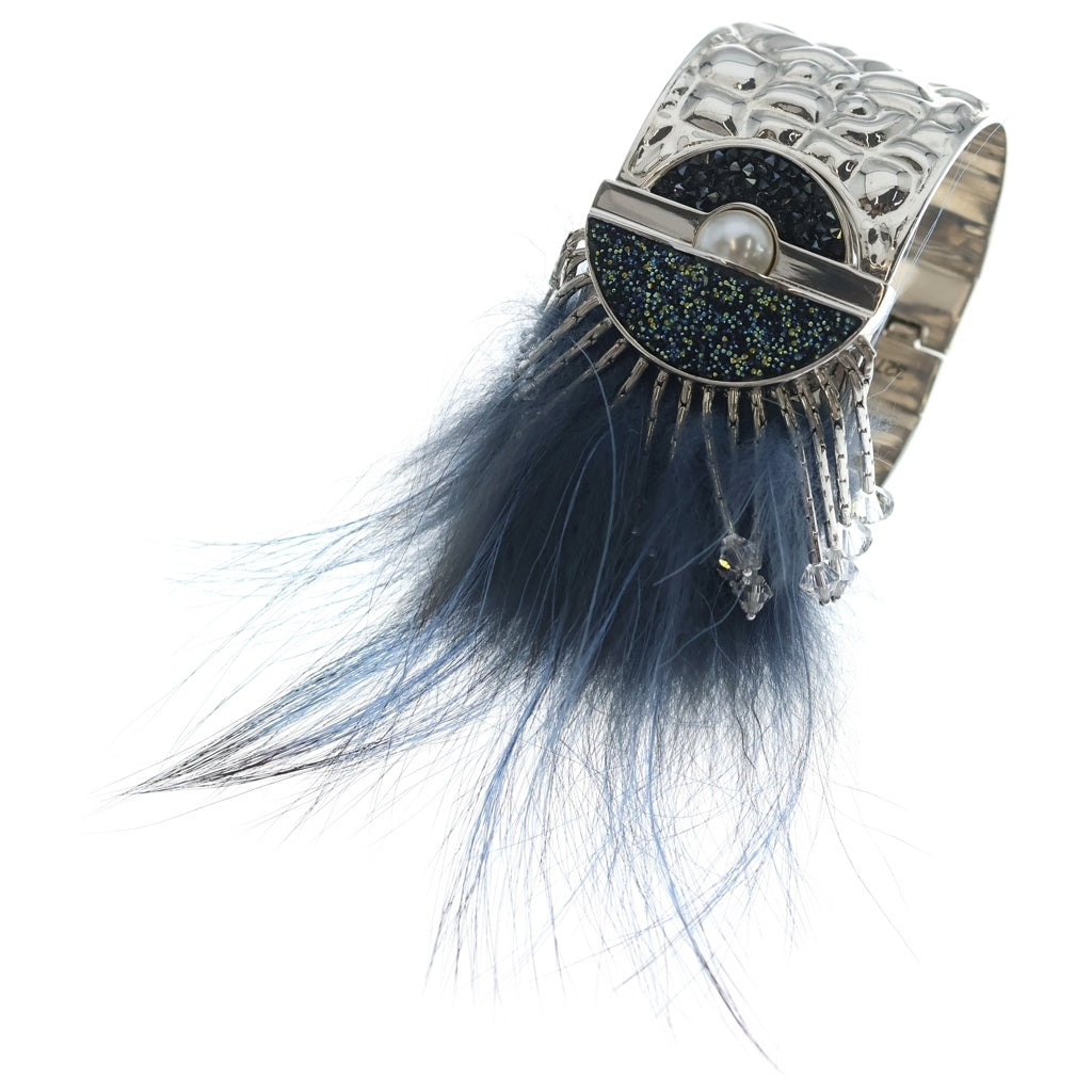 FENDI(フェンディ) ピーコックアイ 孔雀 ビジュー装飾 ファー パール バングル ブレスレット シルバー レディース