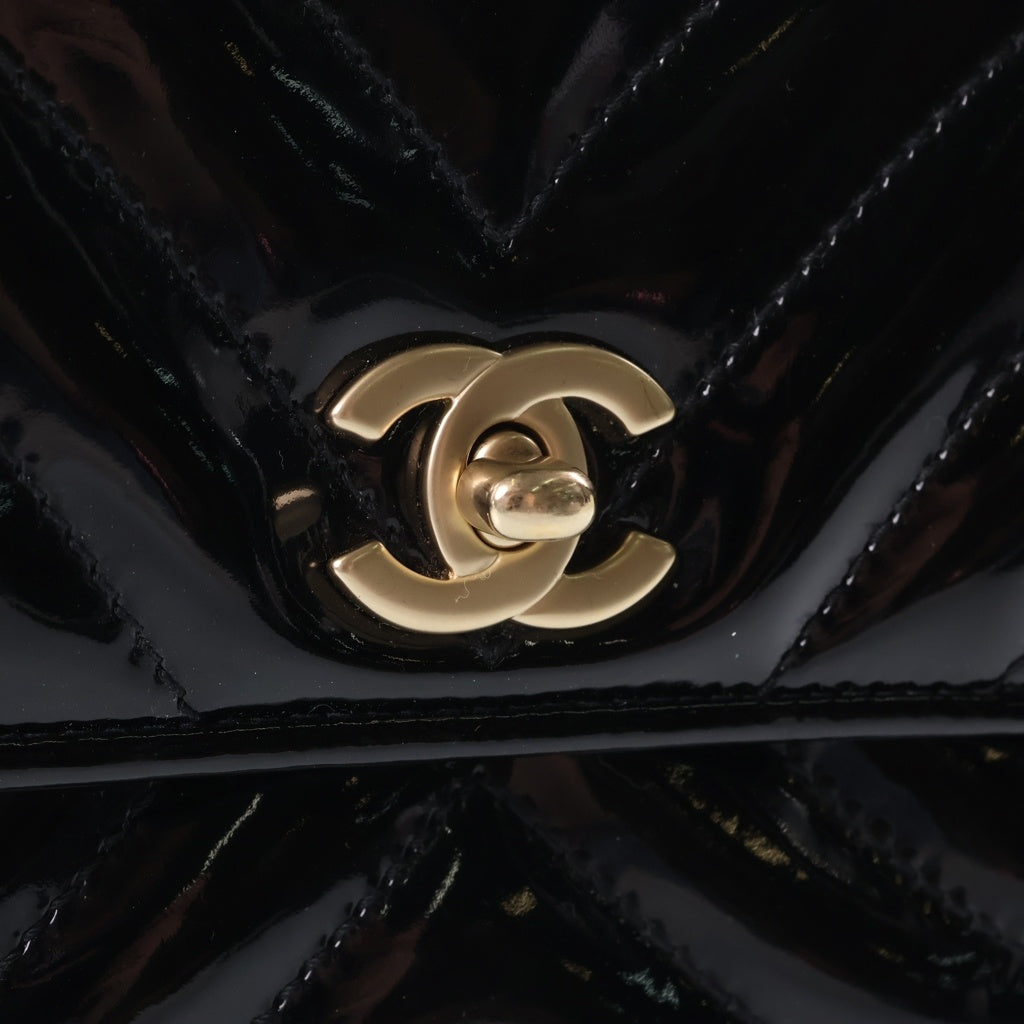 シャネル　トワレ　バカラ CHANEL(シャネル) ココマーク チェーンショルダーバッグ ウェーブ