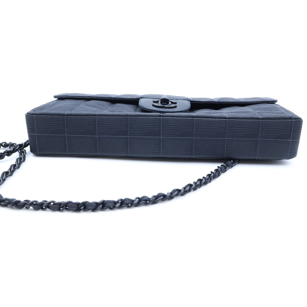 CHANEL(シャネル) ニュートラベルライン チェーンショルダーバッグ ブラック ナイロン ブラック金具 レディース