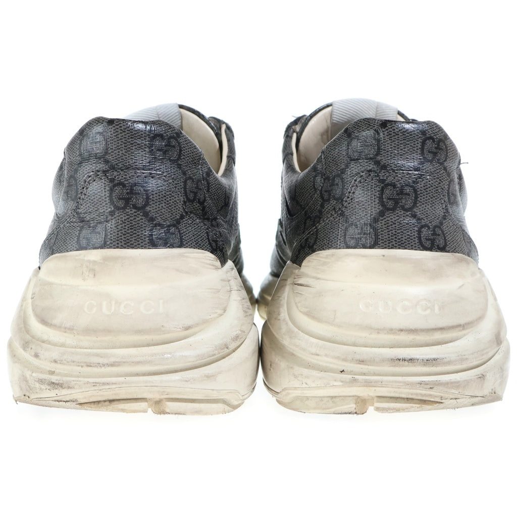 GUCCI(グッチ) Rhyton ライトン モノグラム ローカットスニーカー シューズ GGロゴ チャンキーソール グレー 749160-FAB2Q-8746
