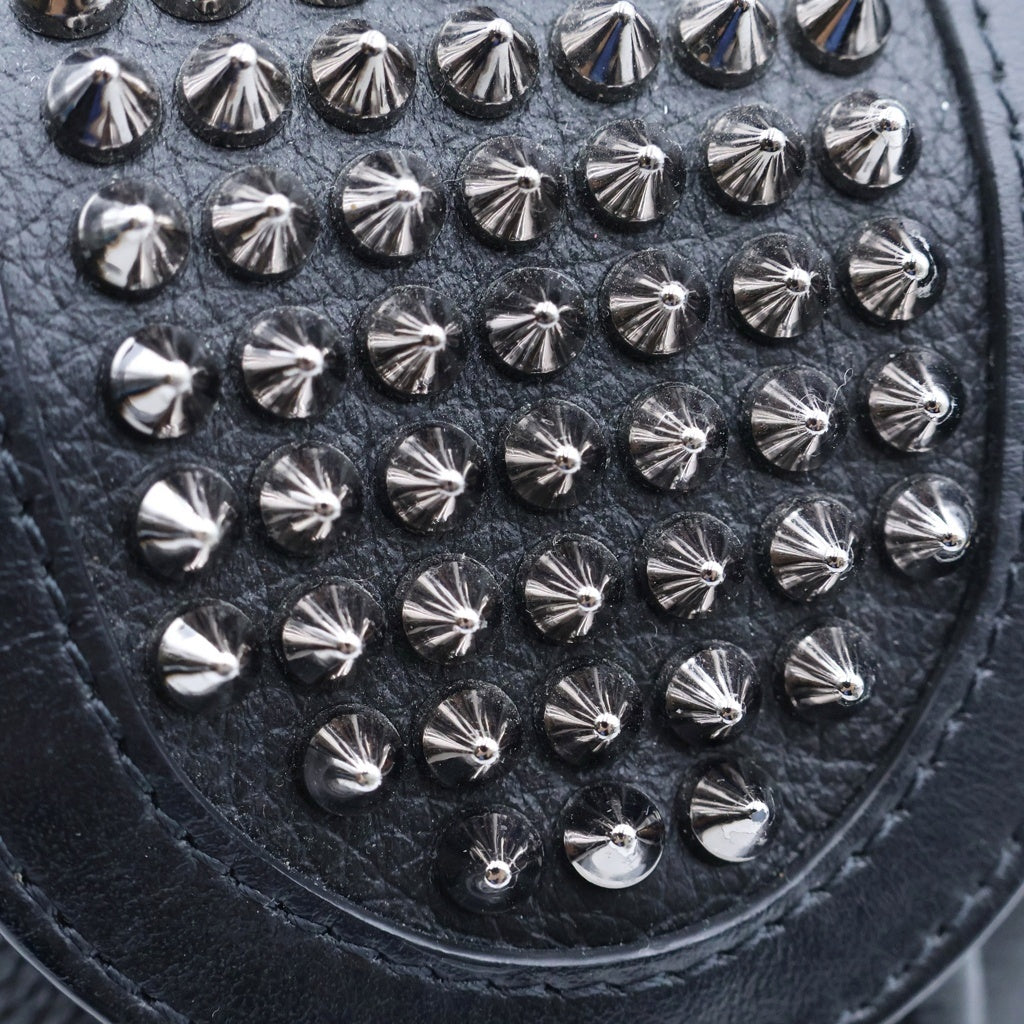 CHRISTIAN LOUBOUTIN(クリスチャンルブタン) ファンクスタッズ エクスプローラー ポーチ リュック ブラック×レッド レディース
