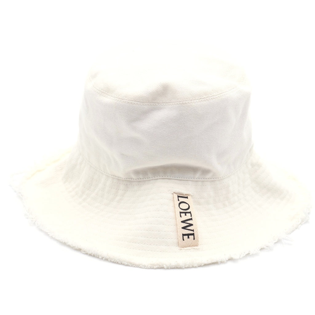 LOEWE(ロエベ) フィッシャーマン レザーロゴパッチ カットオフ デニム バケットハット 帽子 ホワイト K820HF1X25