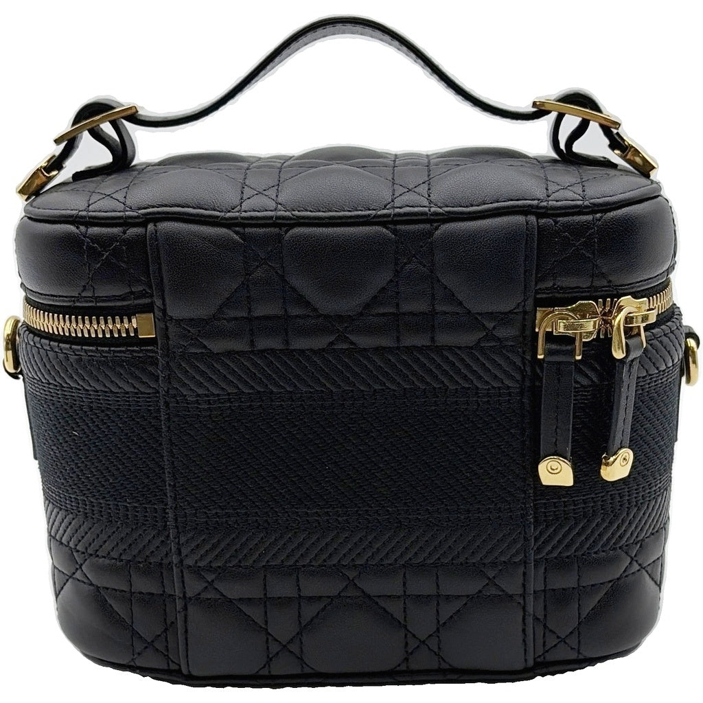 Christian Dior(クリスチャンディオール) トラベル スモール バニティ カナージュ ショルダーバッグ ブラック ラムスキン