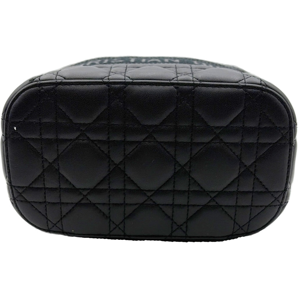 Christian Dior(クリスチャンディオール) トラベル スモール バニティ カナージュ ショルダーバッグ ブラック ラムスキン
